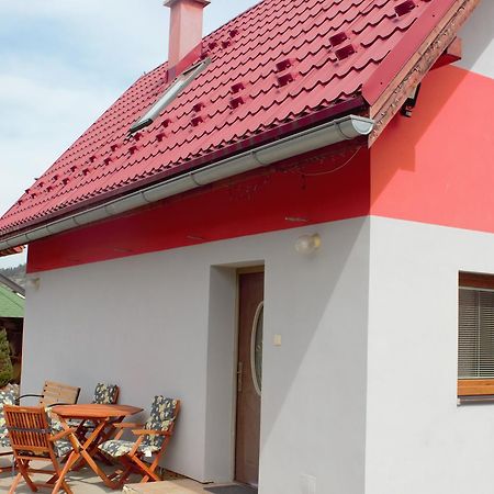 Petunia-Dom S Dvoma Spalnami Bešeňová Zewnętrze zdjęcie