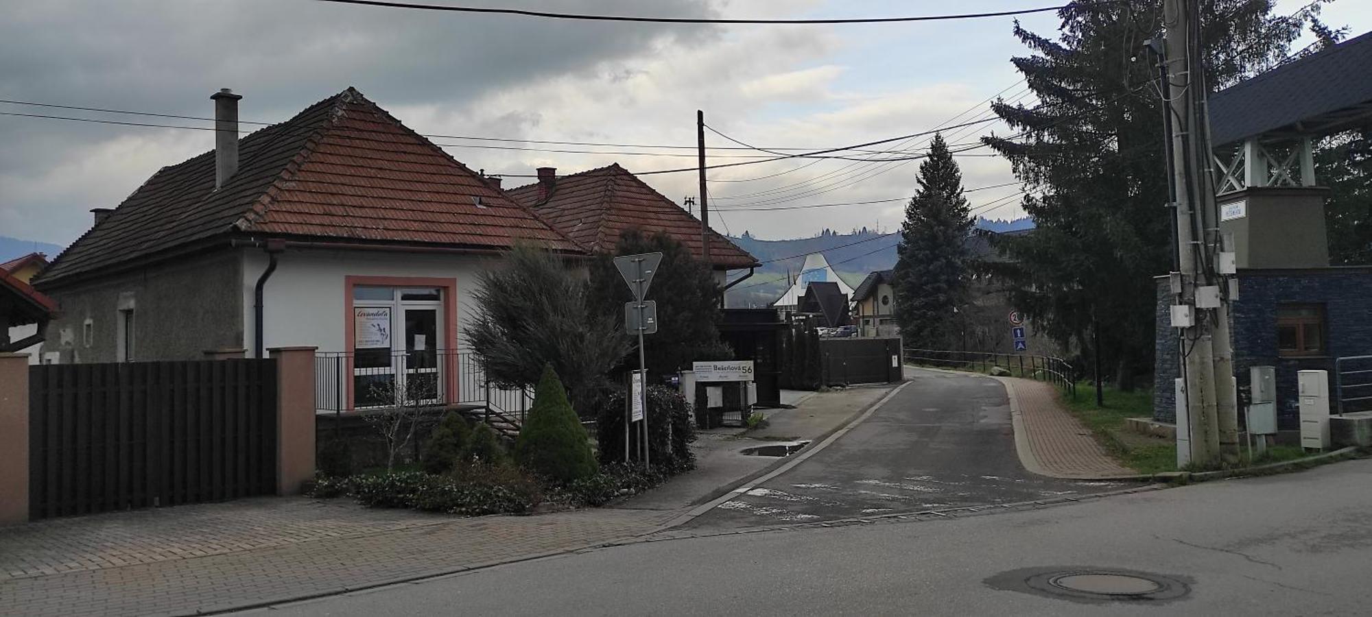 Petunia-Dom S Dvoma Spalnami Bešeňová Zewnętrze zdjęcie